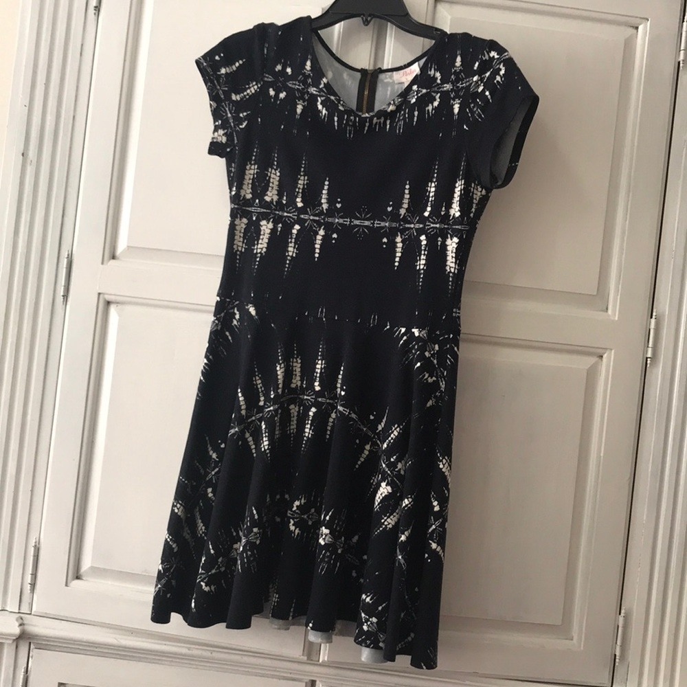 Parker Dress black and white